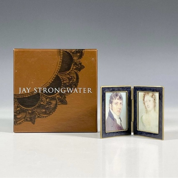 JAY STRONGWATER ENAMELED MINIATURE BIFOLD PICTURE FRAME
NEW
5055 - Picture 3 of 4